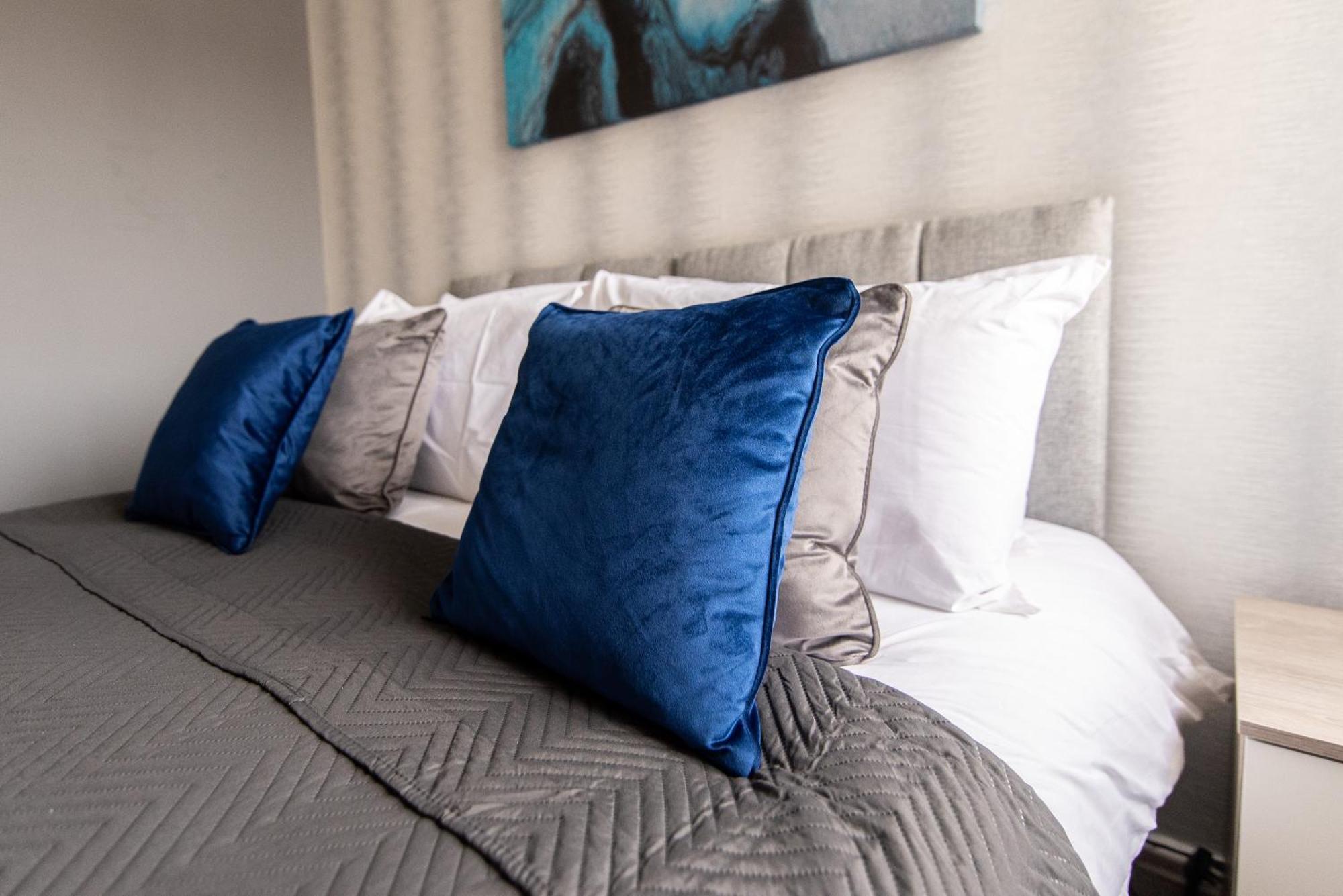 3 Bed Apartment - Perfect For Contractors Near Liverpool Airport ヘイル エクステリア 写真